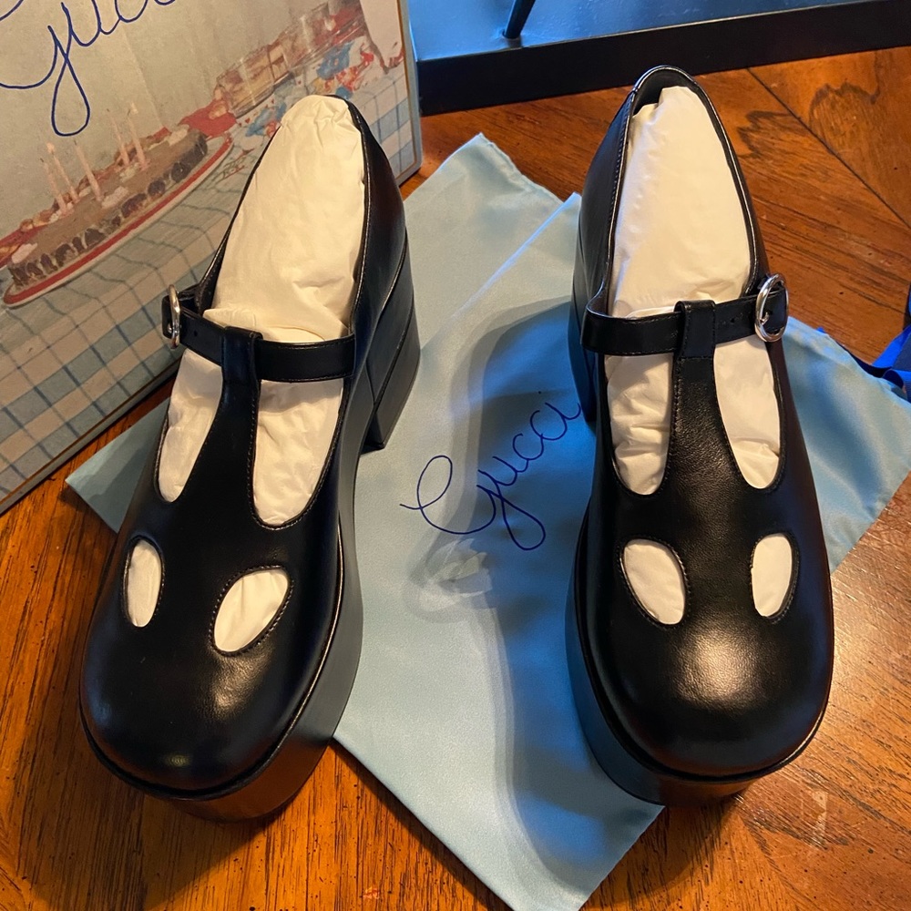BRAND NEW IN BOX!! Gucci Mary Jane black platform